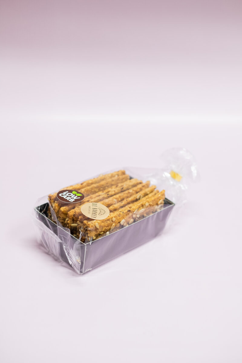 Zonnebloempit crackers, laag in calorieën. Voor de gezonde trek! 8 crackers in een pakje.