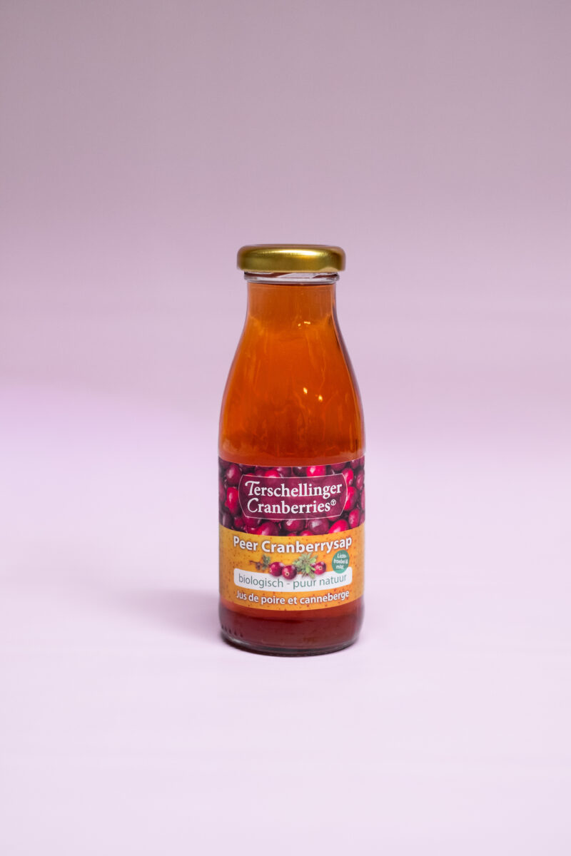Cranberry perensap, Voor je dagelijkse portie vitamientjes: al het goeds van het eiland in een flesje. 20% cranberrysap 80% perensap, 100% puur.
