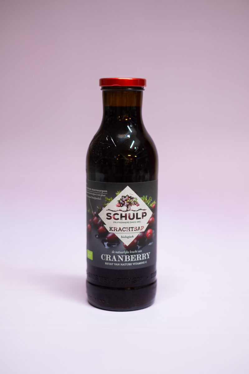 Krachtsap cranberry, Biologisch en ongezoet. Cranberry's bevatten proanthocyancdinen (antioxidant). Deze dragen bij aan het verhelpen en voorkomen van blaasontsteking en urineweginfecties.