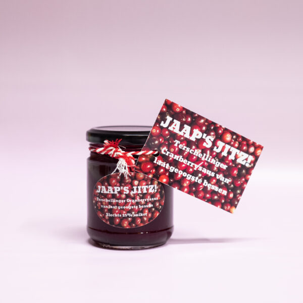 Jaaps Jitz, cranberry jam, Cranberry saus van laat geoogste bessen. Terschellinger cranberry product. Lekker als saus of als jam.