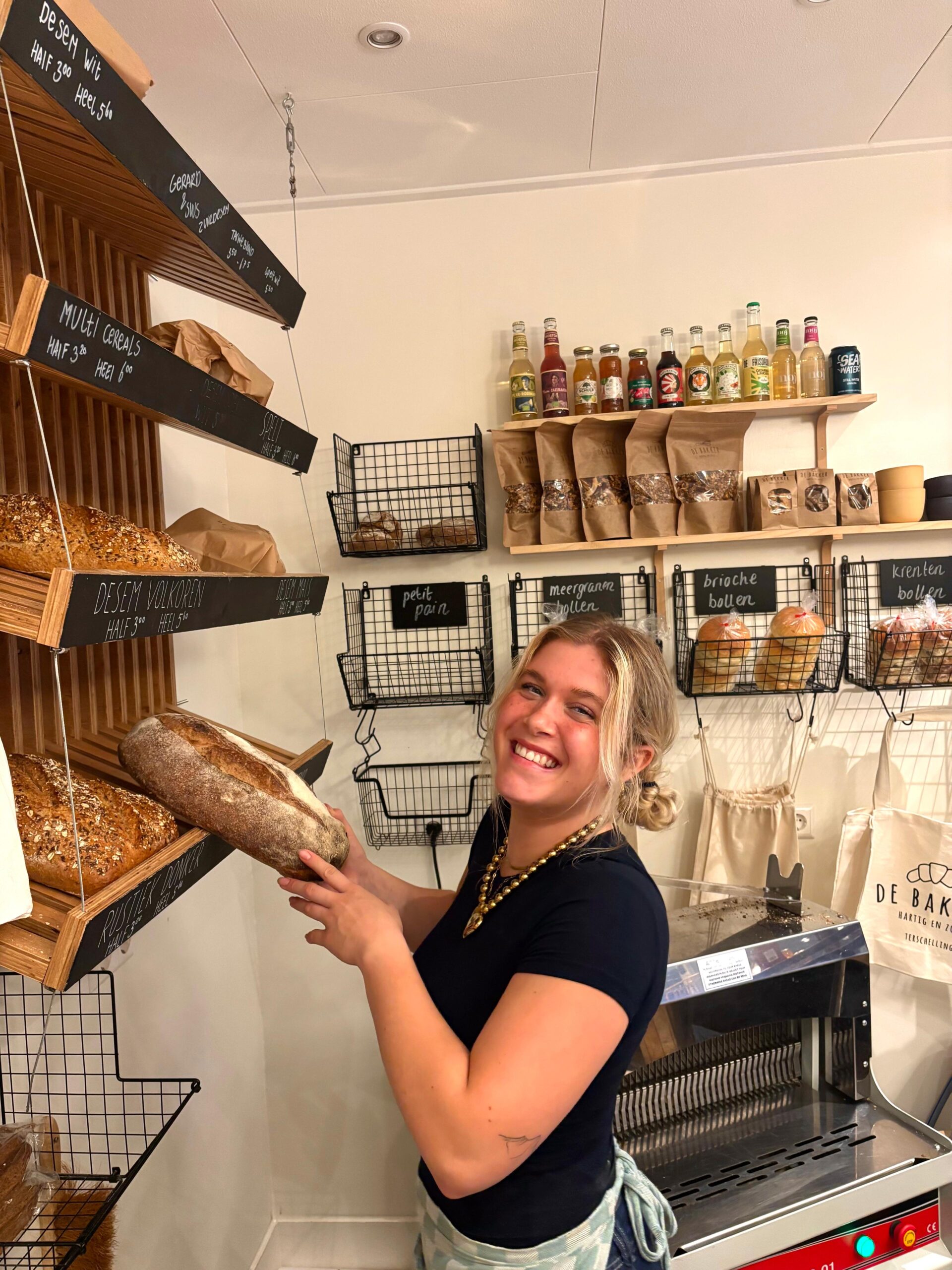 Milou, medewerker bediening en winkel