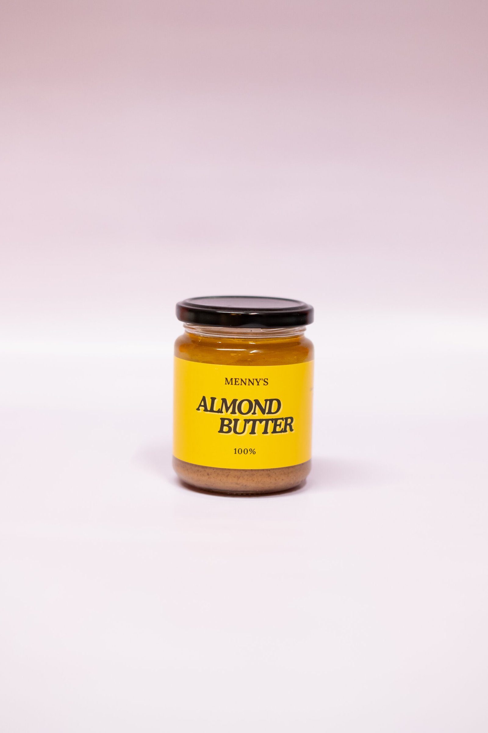 Almond butter 100% van Menny’s